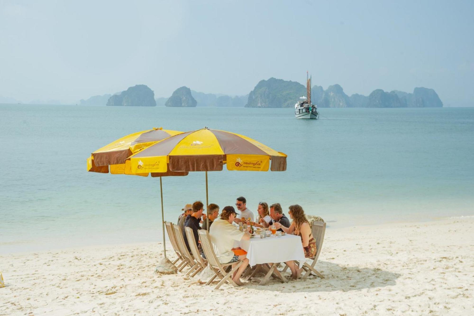 Dragon Legend Cruise Hotel Hạ Long-öböl Kültér fotó